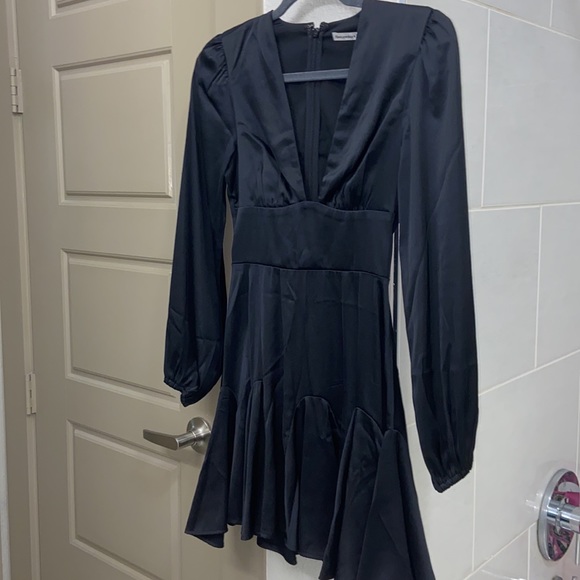 NWT Abercrombie and Fitch Long Sleeve Satin Plunge Mini Dress - Picture 2 of 8